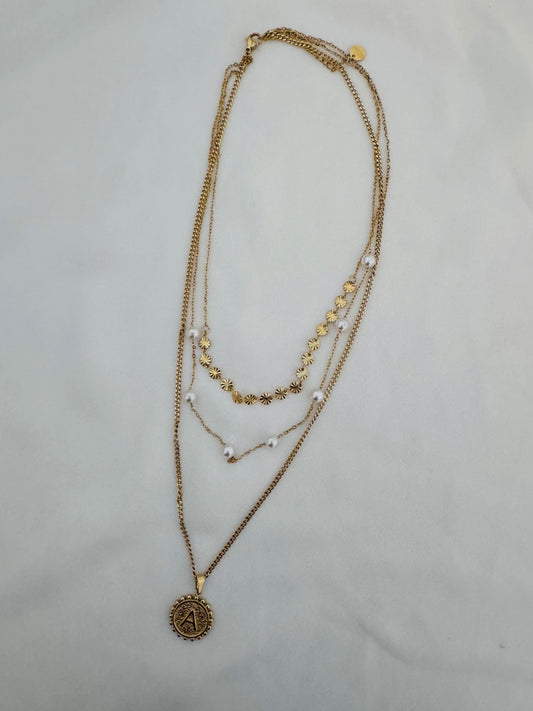 Collier Initiale (A) perle blanche